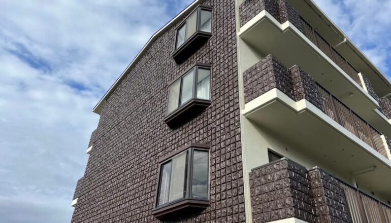 大津市マンションR様　屋根・外壁塗装工事の実際の施工写真